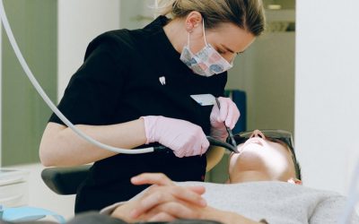 Implantes sem cortes | Conheça mais sobre essa técnica